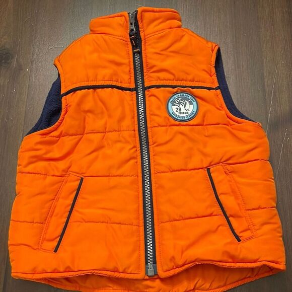Carter’s Puffer Vest Zip Up Toddler Boy Size 24 Mo Orange/Black Front Pockets - Picture 2 of 9